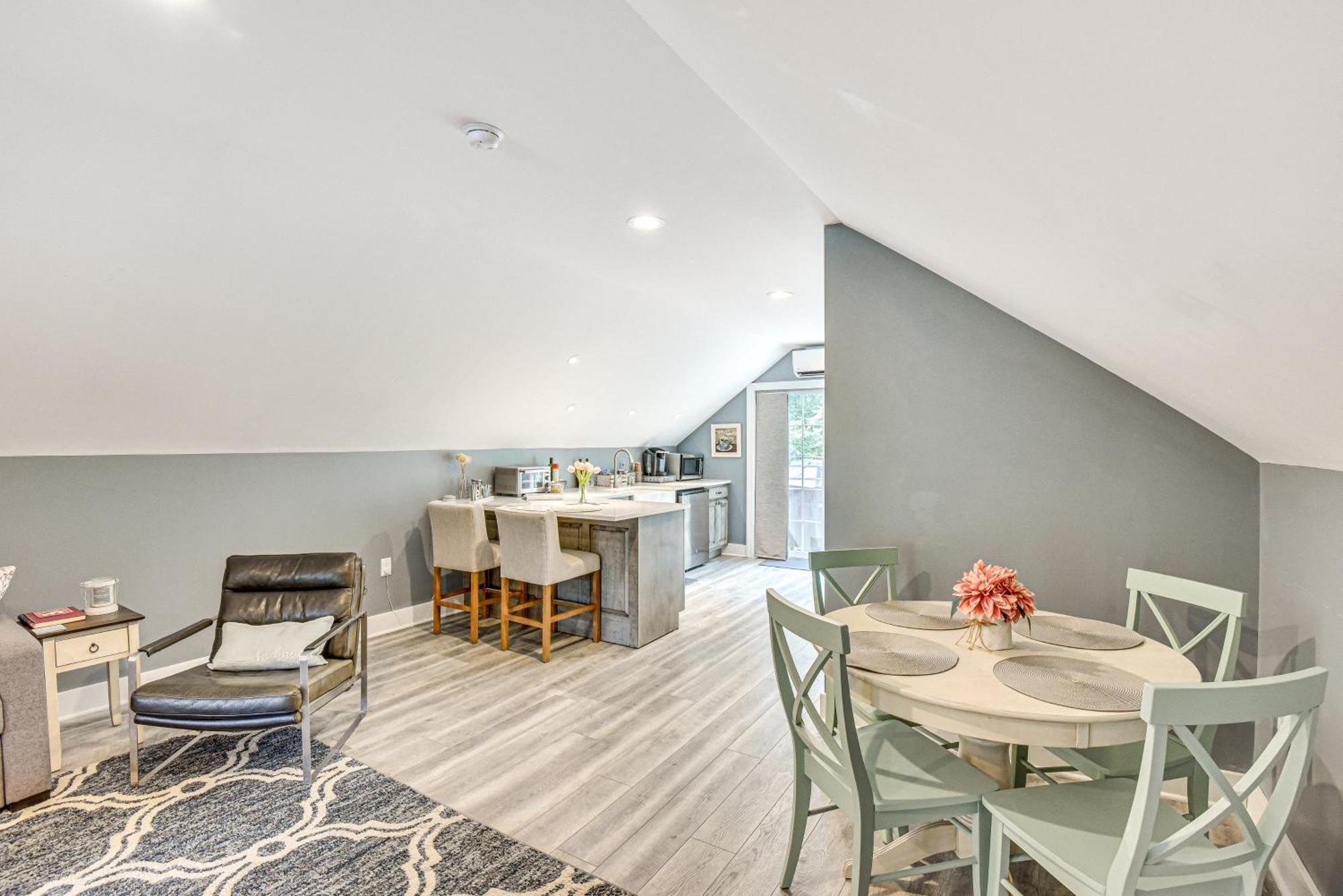 Benton Harbor Apt With Balcony And Shared Fire Pit Екстериор снимка