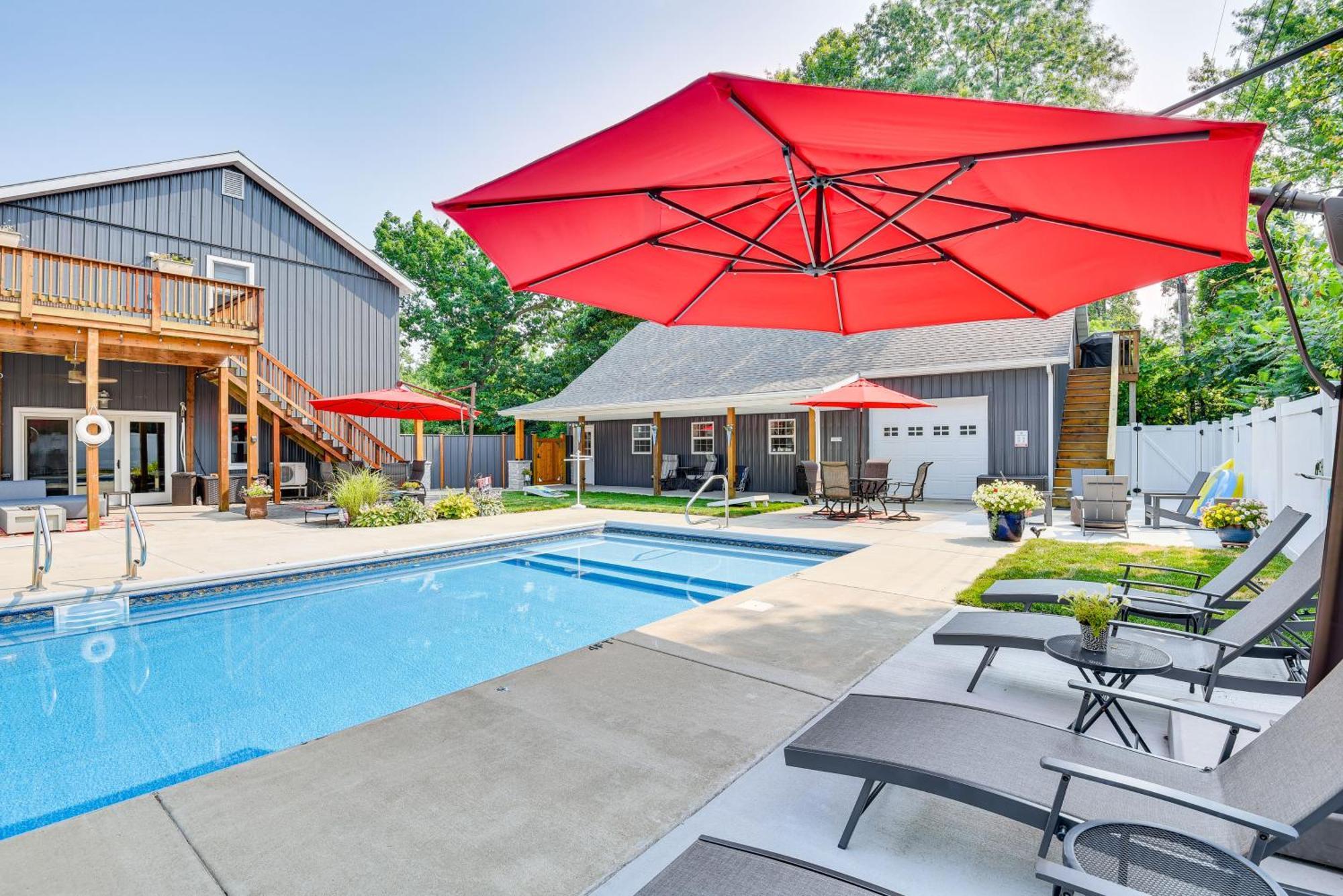 Benton Harbor Apt With Balcony And Shared Fire Pit Екстериор снимка